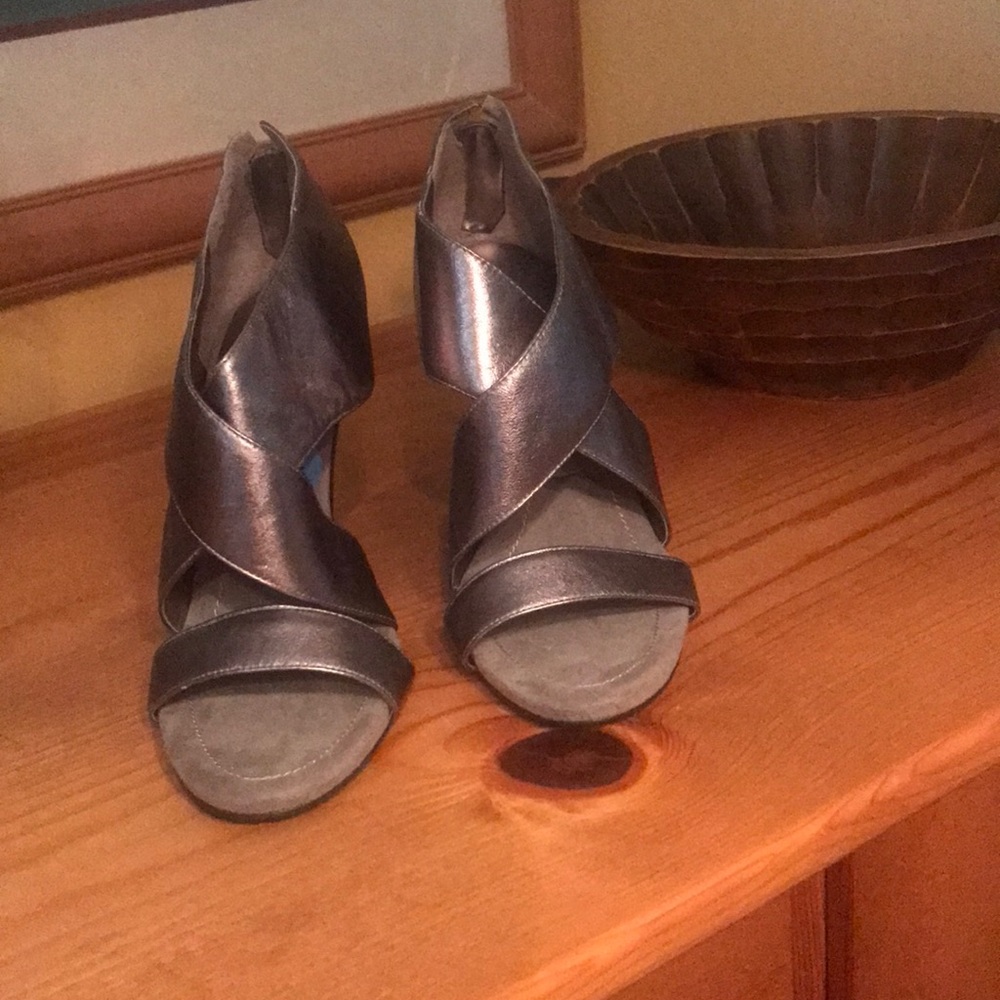 NWOT Marc Fischer Heels